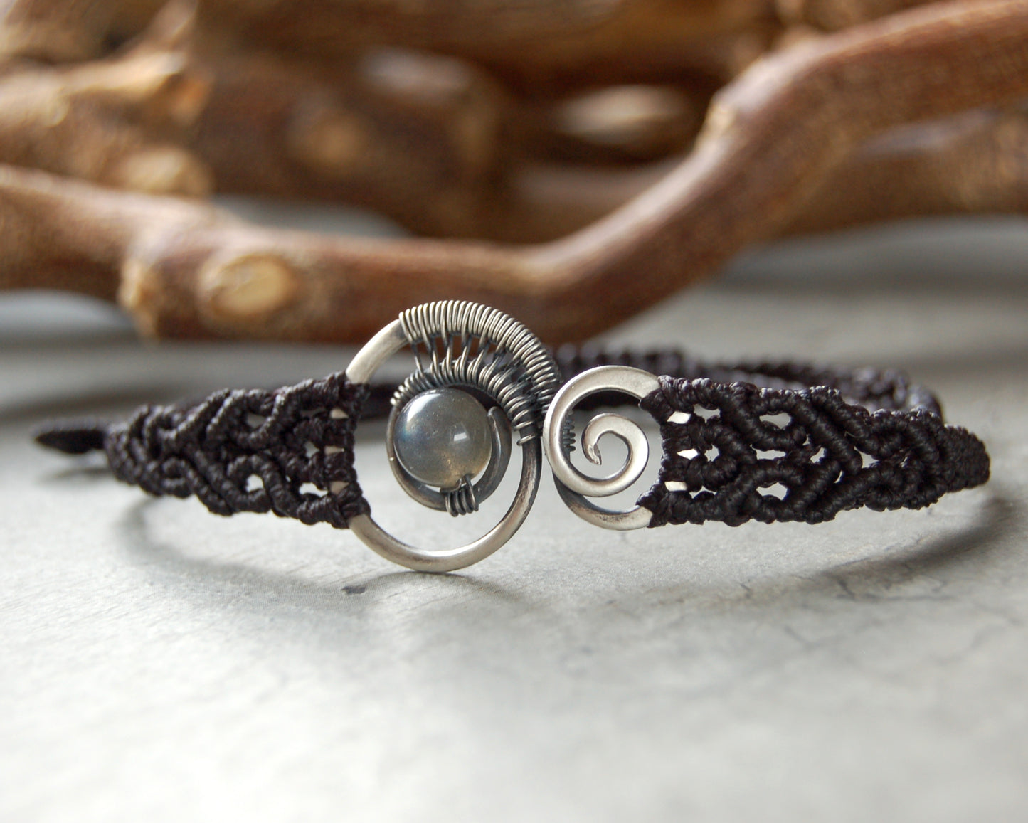 Wire wrap and macrame bracelet