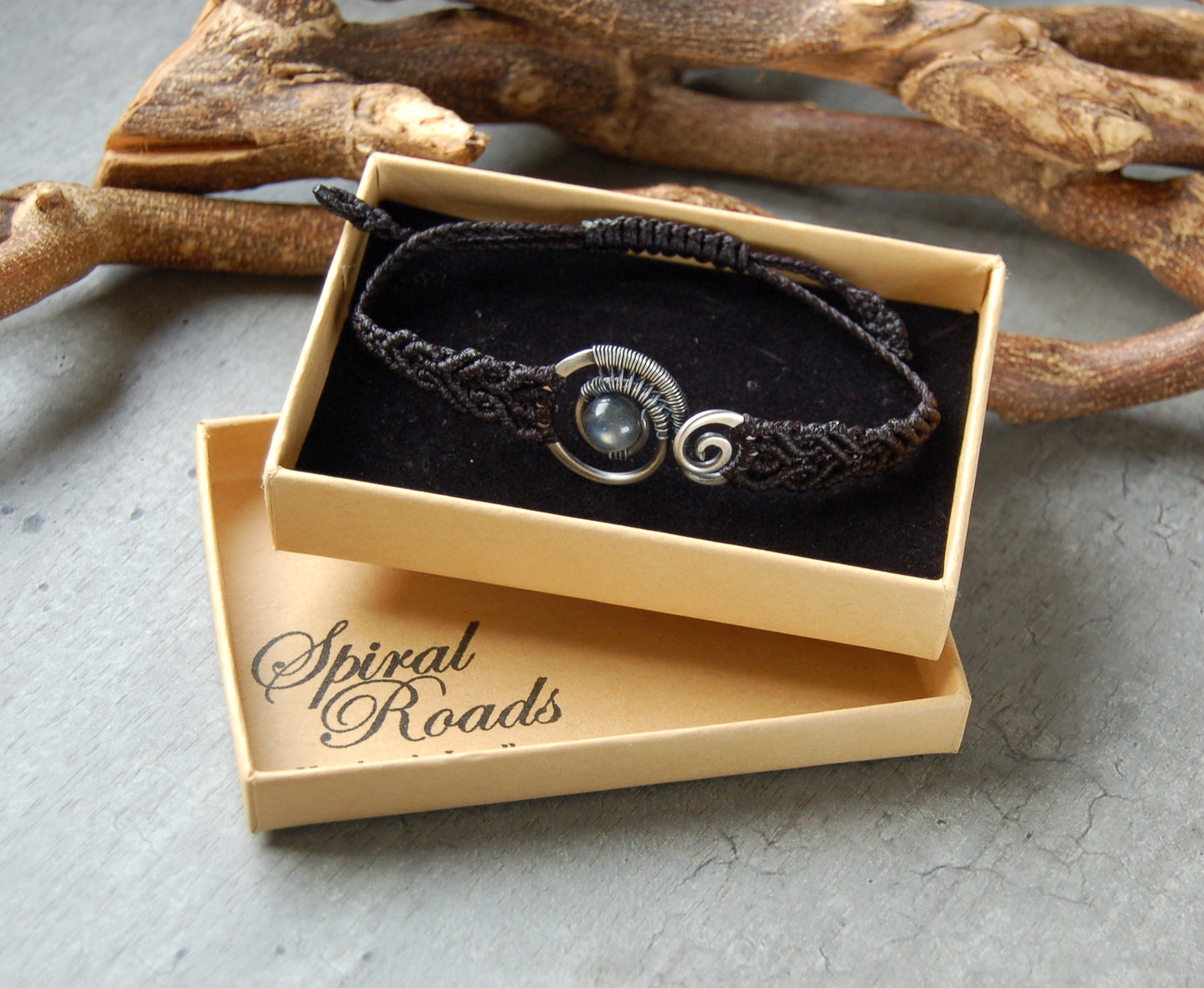 Wire wrap and macrame bracelet