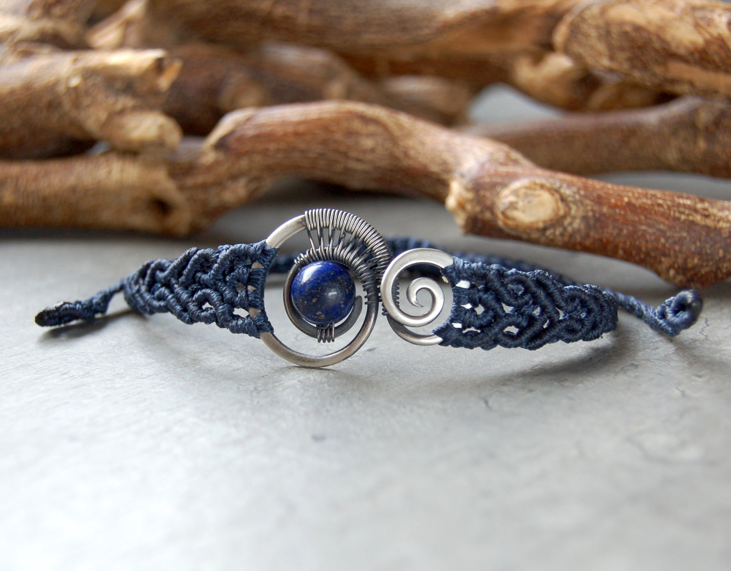Blue macrame bracelet with Silver