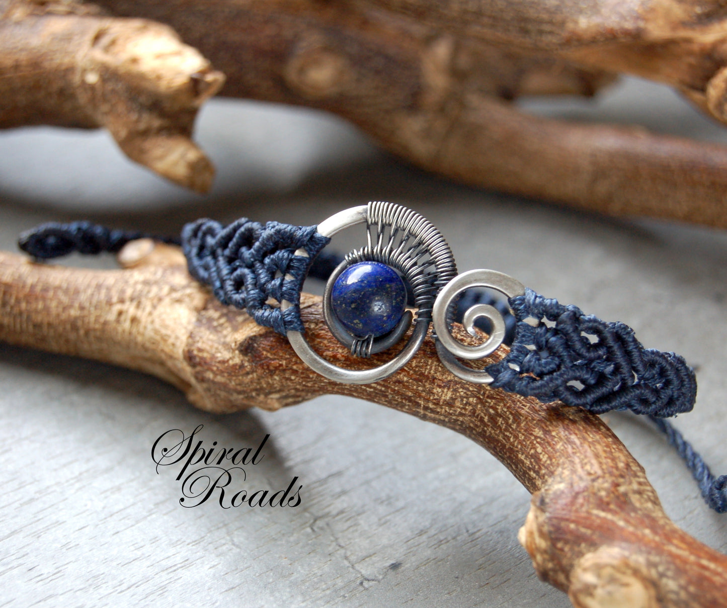 Blue macrame bracelet with Silver