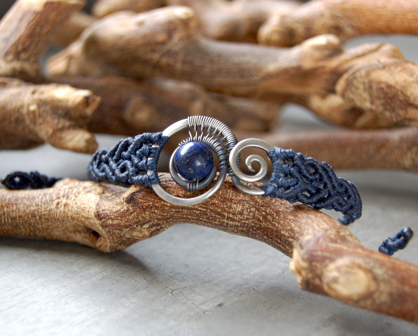 macrame bracelet with Silver and Lapis Lazuli