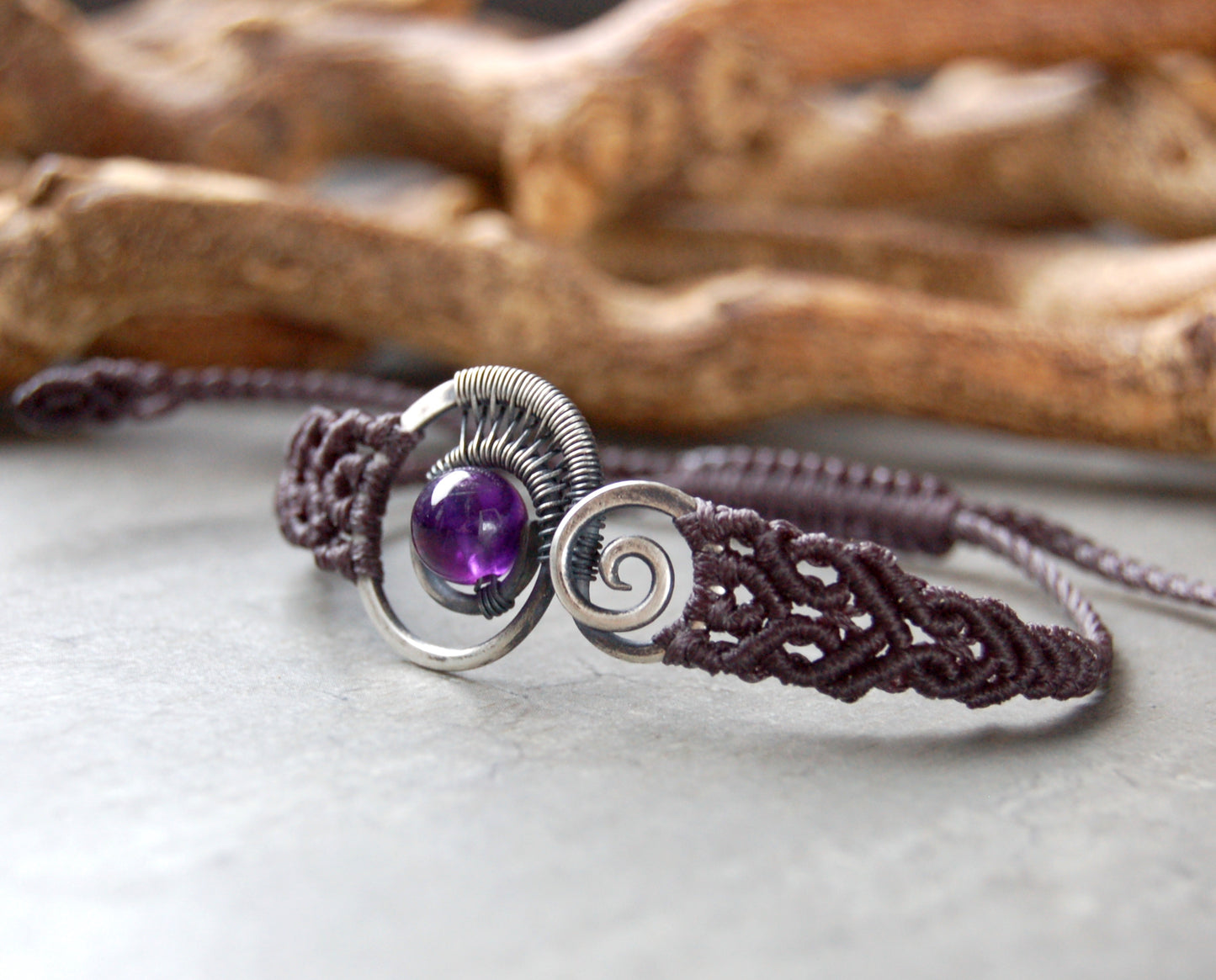 Amethyst macrame bracelet