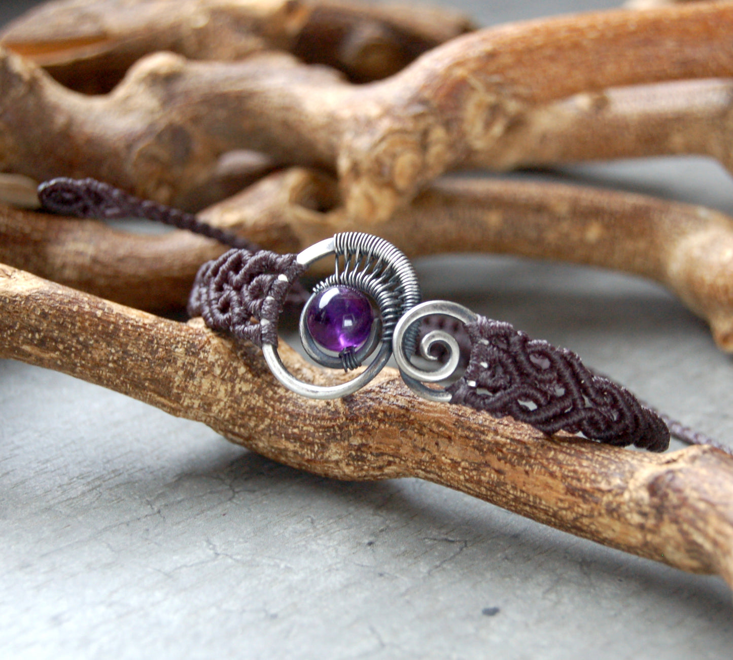 Amethyst macrame bracelet