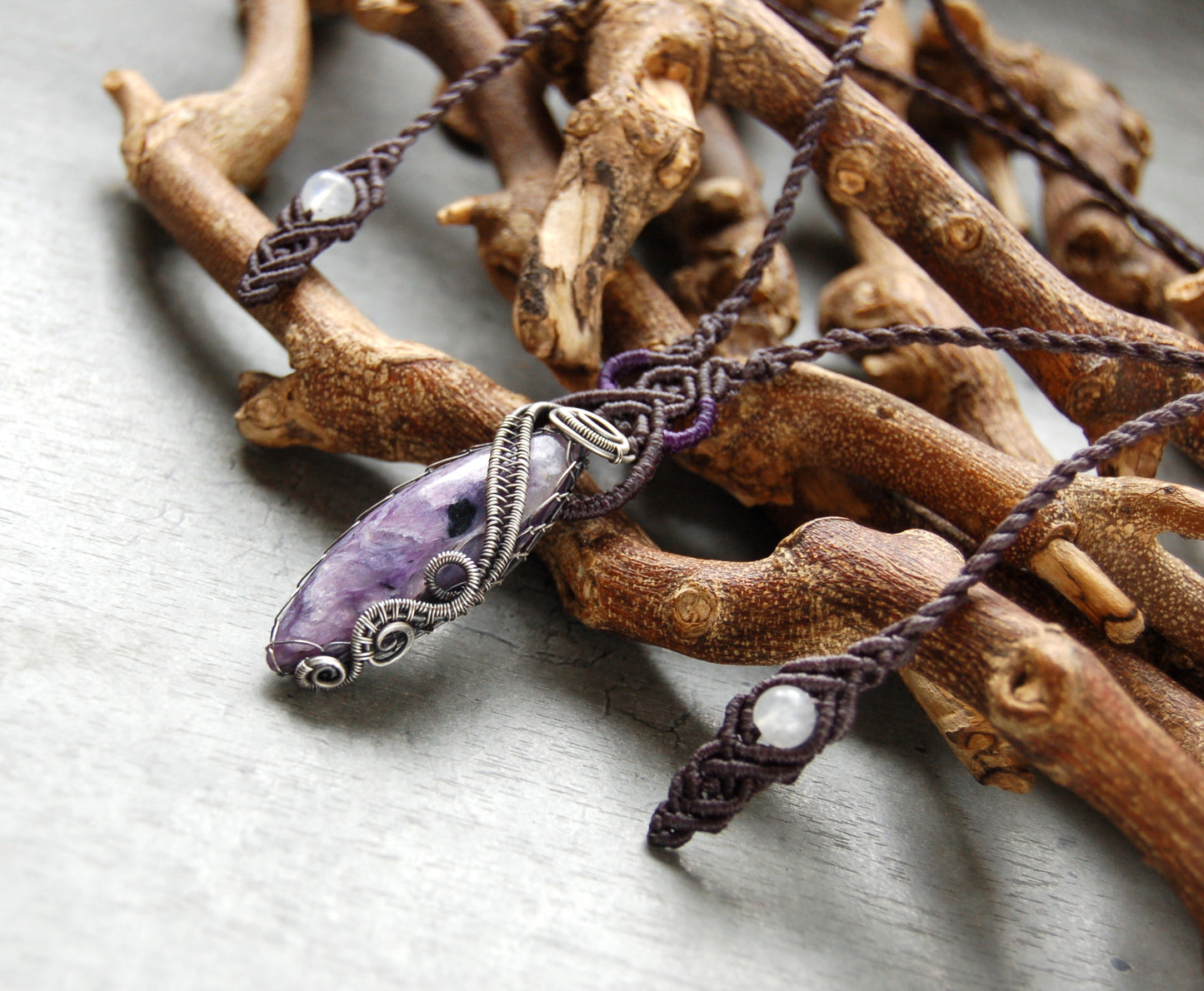 Sway pendant with Charoite