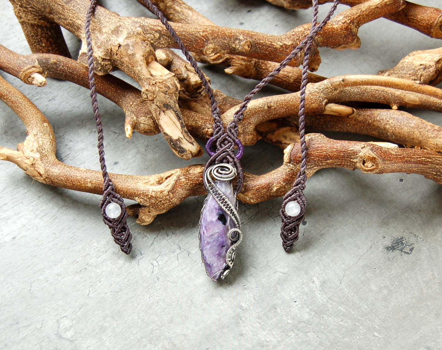 Sway pendant with Charoite