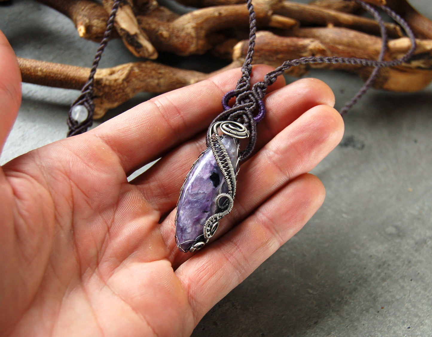 Sway pendant with Charoite