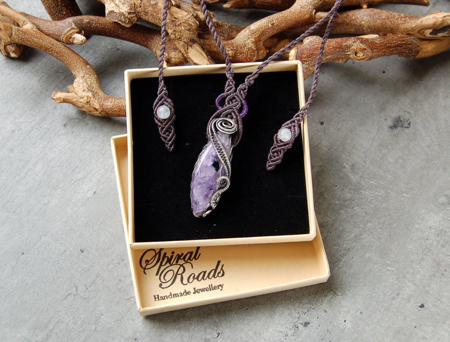 Sway pendant with Charoite