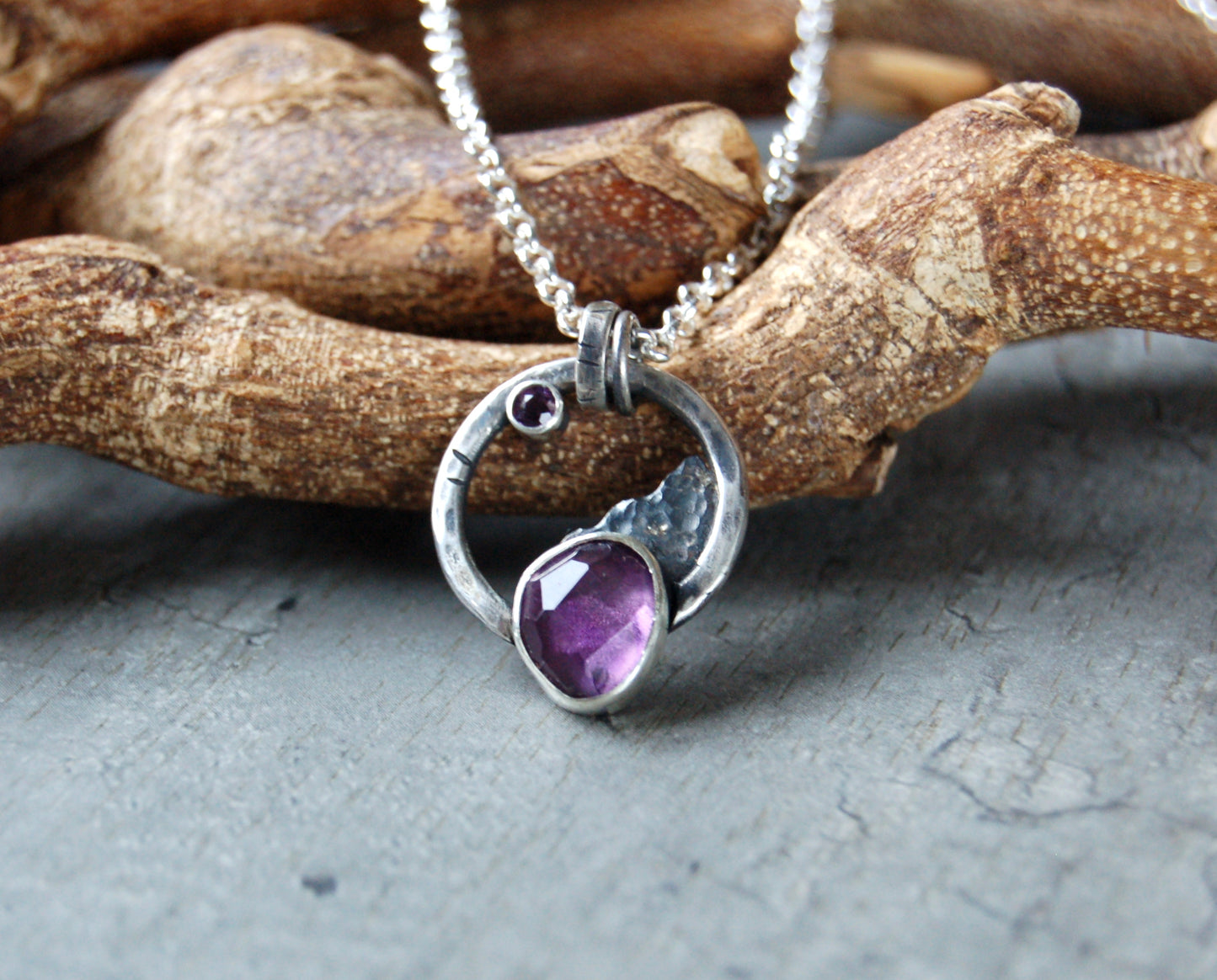 'Spacious' Pendant with Amethyst