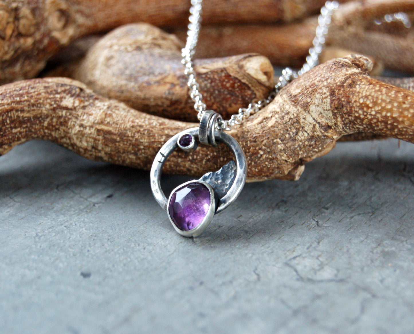 'Spacious' Pendant with Amethyst
