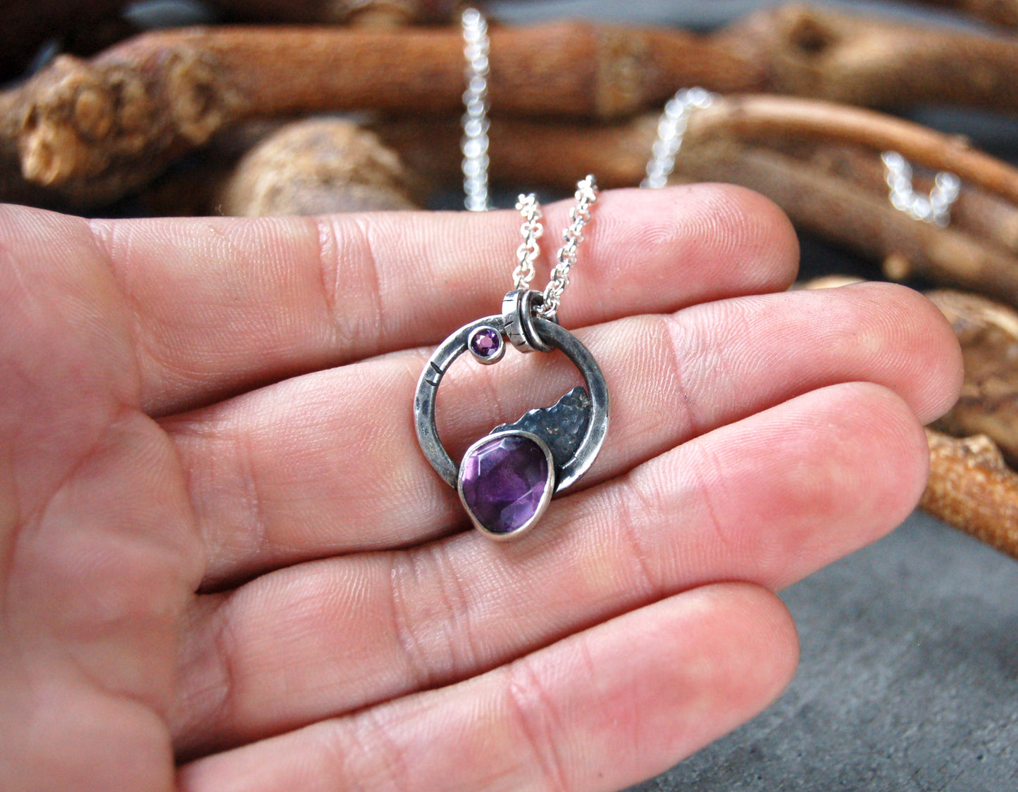 'Spacious' Pendant with Amethyst