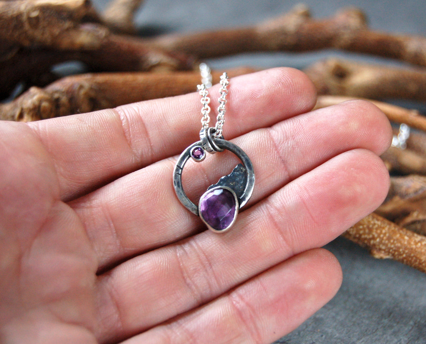 'Spacious' Pendant with Amethyst
