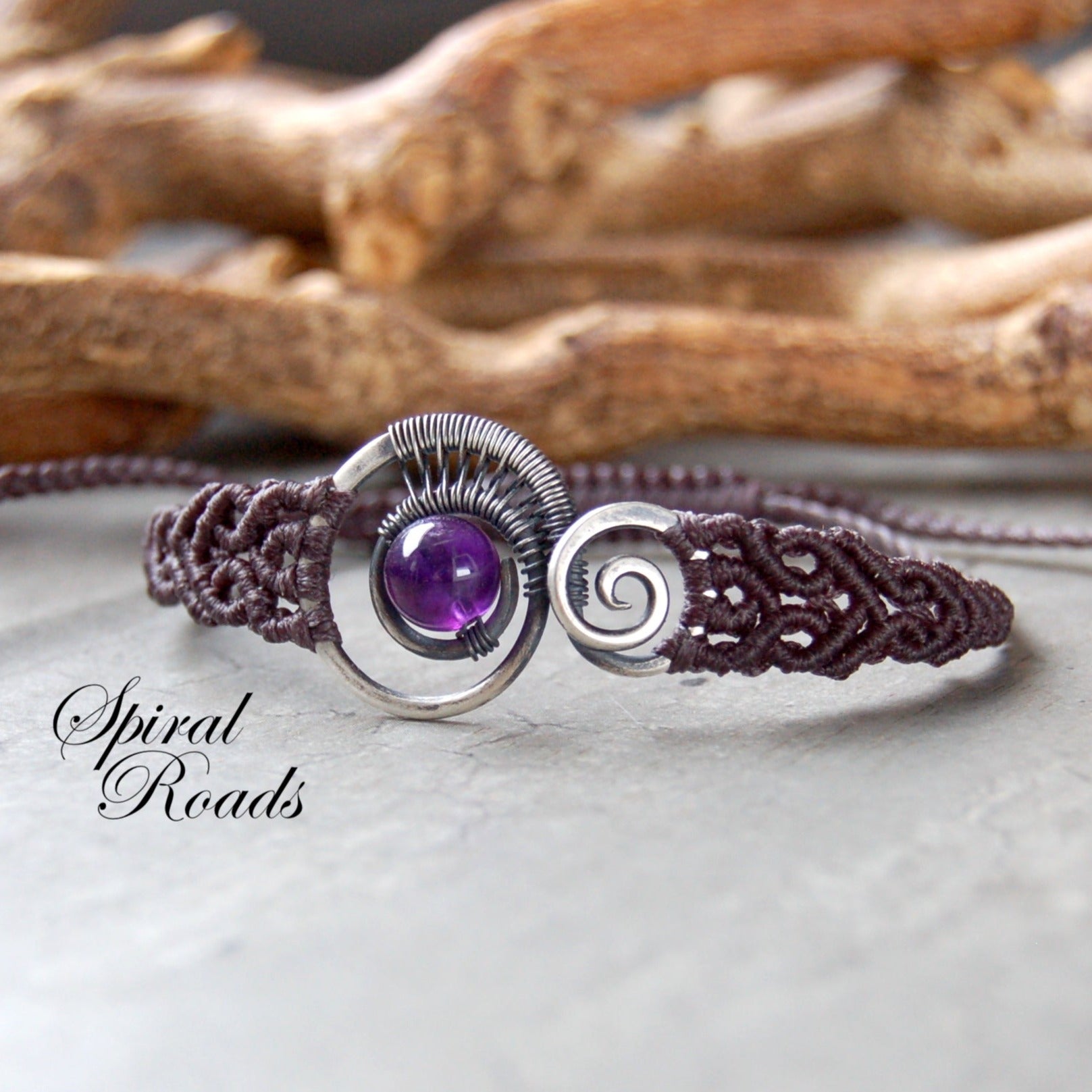 Amethyst macrame bracelet
